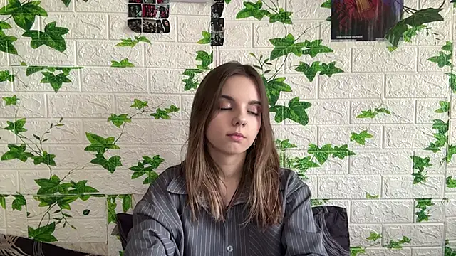LisaPorse online show from May 24, 2026, 6:13 am