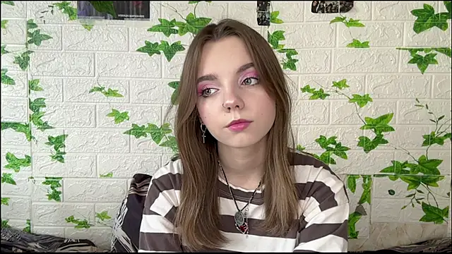 LisaPorse online show from May 22, 2026, 2:15 pm