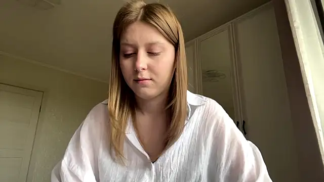 HeyItsAgata online show from May 20, 2026, 9:39 am