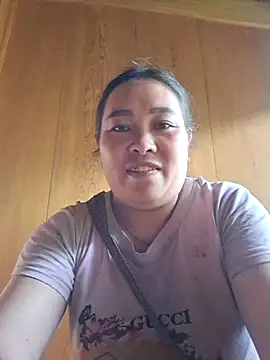199lyina online show from May 20, 2026, 2:41 am