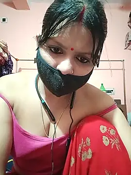 ZOYA-STRIP online show from June 26, 2026, 4:35 pm