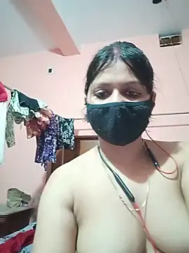 ZOYA-STRIP online show from June 28, 2026, 9:32 pm