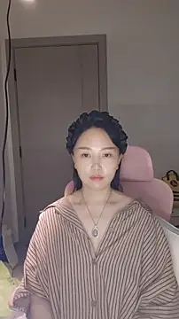 Snapshot of lylxili chatting on June 4, 2026, 9:25 am lylxili online show from June 4, 2026, 9:25 am