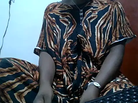 sexy inayah online show from May 26, 2026, 3:04 am