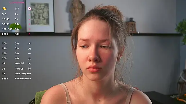 TatianaCichocki online show from July 19, 2026, 8:01 am
