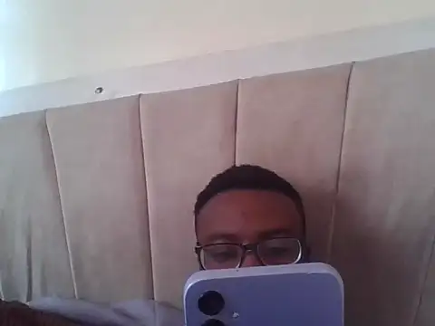 freakyboy255 online show from July 23, 2026, 9:39 am