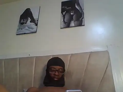 freakyboy255 online show from July 18, 2026, 3:42 pm