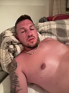 ModelJJ online show from July 16, 2026, 7:44 pm