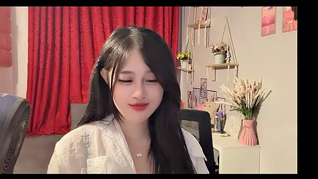 Bee-Cherry online show from June 30, 2026, 6:41 pm