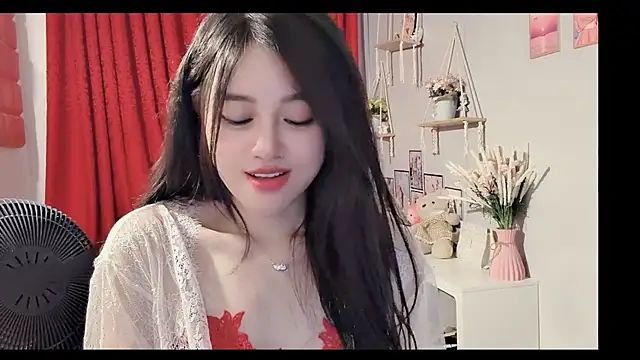 Bee-Cherry online show from June 24, 2026, 6:28 pm