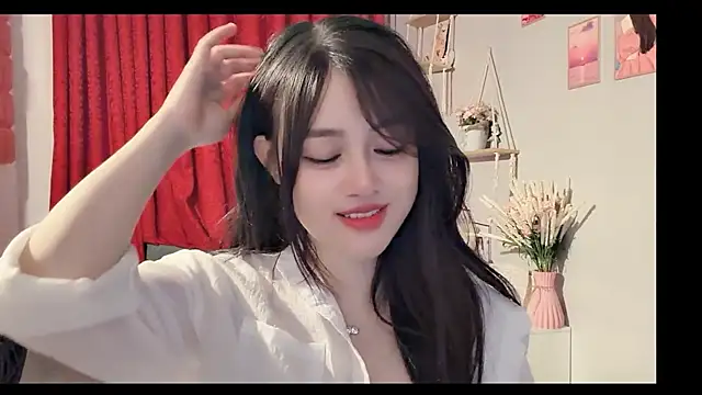 Bee-Cherry online show from June 26, 2026, 2:23 pm