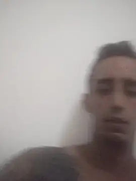 Leonardobrasil33 online show from May 20, 2026, 11:35 pm