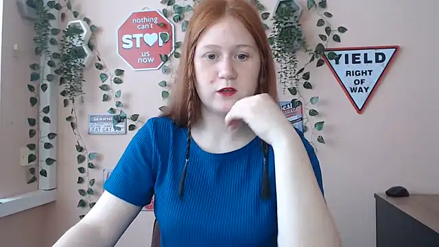 Red  Girll online show from May 20, 2026, 12:24 pm