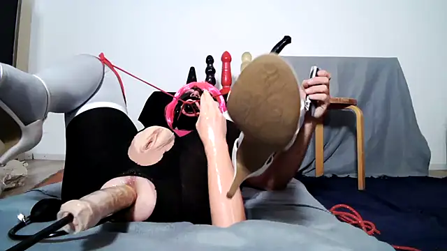 SlutSandraTS online show from July 12, 2026, 10:16 am