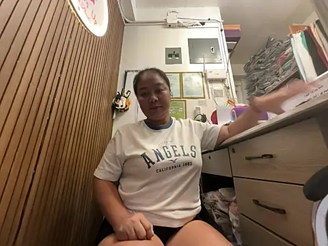 asian milfpinay online show from July 6, 2026, 6:20 am
