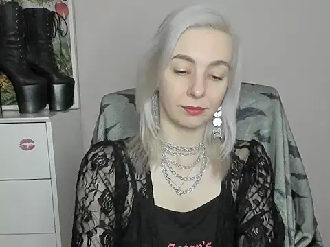 velvetanne online show from June 24, 2026, 6:23 am