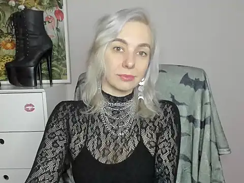 velvetanne online show from June 15, 2026, 6:24 am
