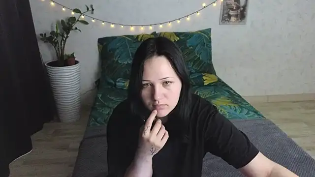 Tori cute online show from June 14, 2026, 1:24 am