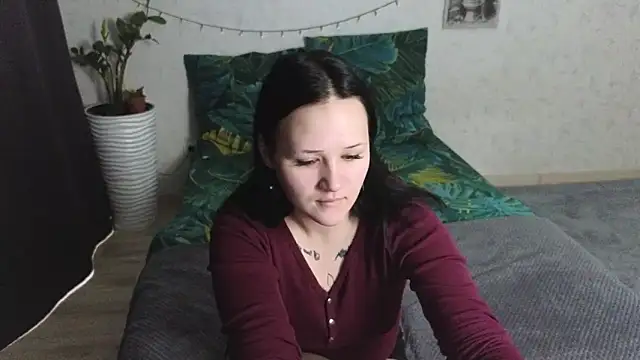 Tori cute online show from June 16, 2026, 2:33 am