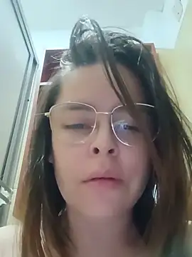 Hernosa-Poppy-sexy online show from May 19, 2026, 5:47 am
