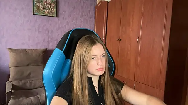 Snapshot of SilkSinner_ chatting on June 29, 2026, 11:10 am SilkSinner online show from June 29, 2026, 11:10 am