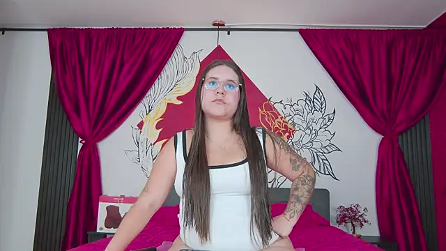 Lia Avalon online show from June 23, 2026, 11:41 am