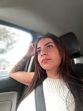 Hanna Cruz  online show from June 6, 2026, 5:18 pm