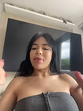 FERNANDAXX  online show from June 25, 2026, 4:01 pm