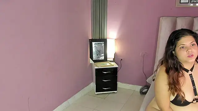 ORIANNA 21 online show from June 8, 2026, 1:28 am