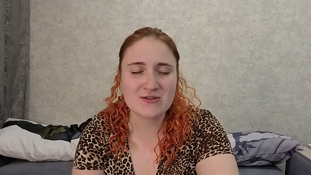 Snapshot of DiamondEllis chatting on May 22, 2026, 2:37 pm DiamondEllis online show from May 22, 2026, 2:37 pm