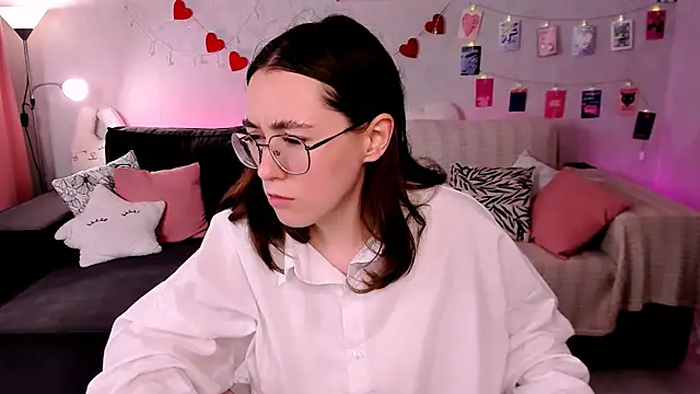 Snapshot of polly_pop_ chatting on July 15, 2026, 9:27 am polly pop online show from July 15, 2026, 9:27 am