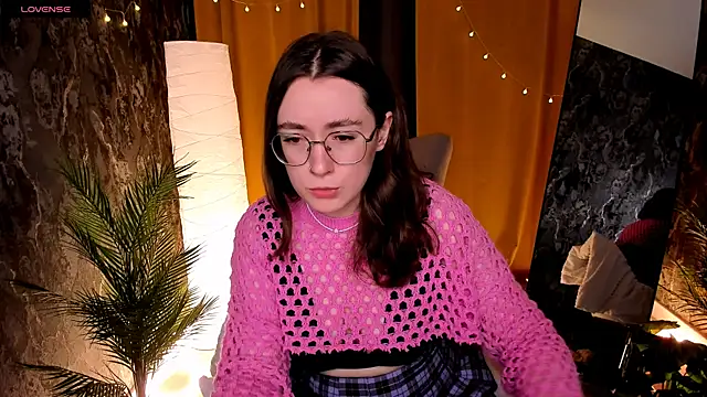 Snapshot of polly_pop_ chatting on July 12, 2026, 2:45 am polly pop online show from July 12, 2026, 2:45 am