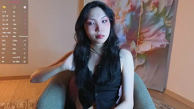 KristanTienken online show from June 26, 2026, 2:06 am