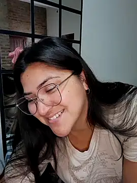 Snapshot of morena95_ chatting on May 27, 2026, 2:46 pm morena95 online show from May 27, 2026, 2:46 pm