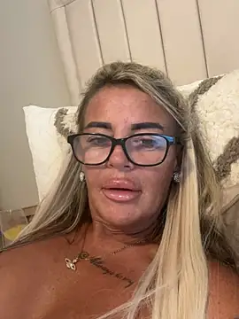 hotmilf66 online show from June 1, 2026, 6:51 pm