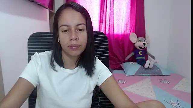 Valeria Santos  online show from June 30, 2026, 1:44 pm