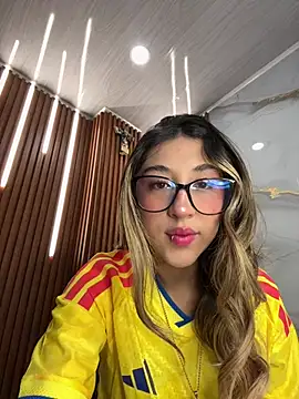 Snapshot of isa_sweet1_ chatting on June 17, 2026, 11:20 am isa sweet1 online show from June 17, 2026, 11:20 am