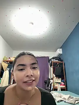 Snapshot of julia_nascimento chatting on May 23, 2026, 12:53 am julia nascimento online show from May 23, 2026, 12:53 am