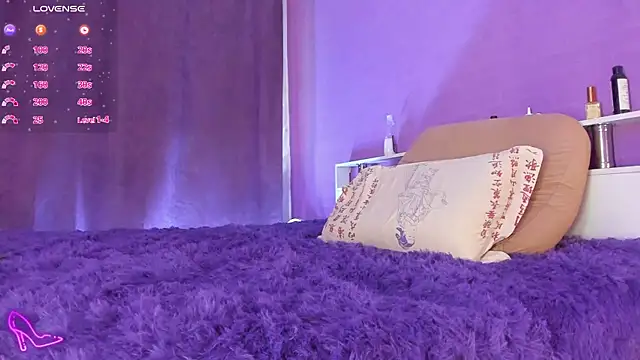 NicolePepper online show from December 3, 2025, 9:20 am