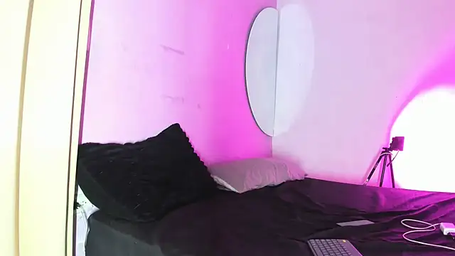 Teenssweet18 online show from July 8, 2026, 3:08 am