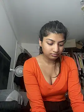 naughtywhisper784 online show from June 27, 2026, 9:48 am