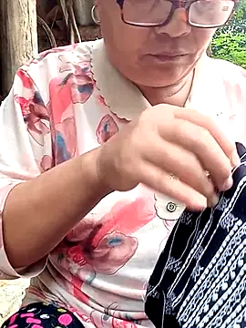 Snapshot of Bong_sexy chatting on June 12, 2026, 11:35 pm Bong sexy online show from June 12, 2026, 11:35 pm