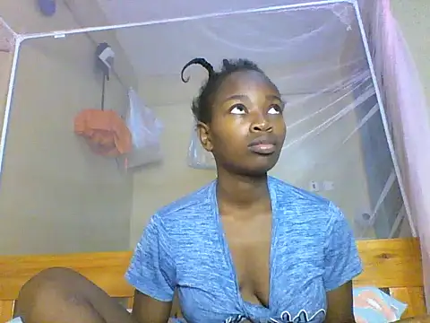 aliana082169 online show from June 22, 2026, 8:44 am