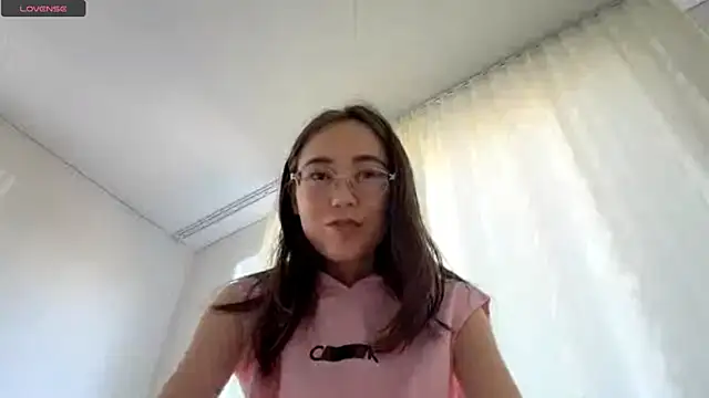VickieTrudo online show from July 13, 2026, 11:20 am