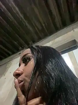 jhenannyy online show from June 10, 2026, 8:59 am