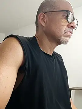 Gaceru01006 online show from June 26, 2026, 12:27 am