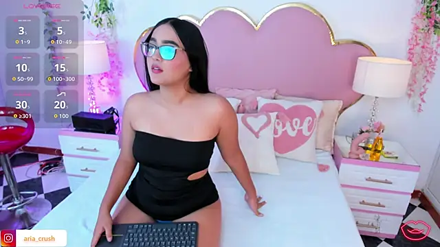 Snapshot of KaylaDavies chatting on May 27, 2026, 8:16 pm KaylaDavies online show from May 27, 2026, 8:16 pm
