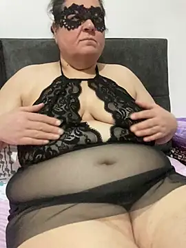 SINIRSIZOLGUN online show from June 15, 2026, 10:53 pm