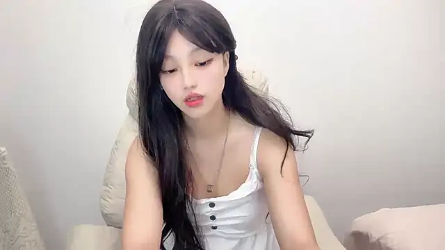 jiangjiang2005 online show from June 14, 2026, 6:09 pm