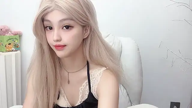 jiangjiang2005 online show from June 15, 2026, 6:07 pm